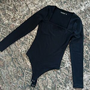 Abercrombie Square Neck Ponte Long Sleeve Bodysuit in black (size XS)